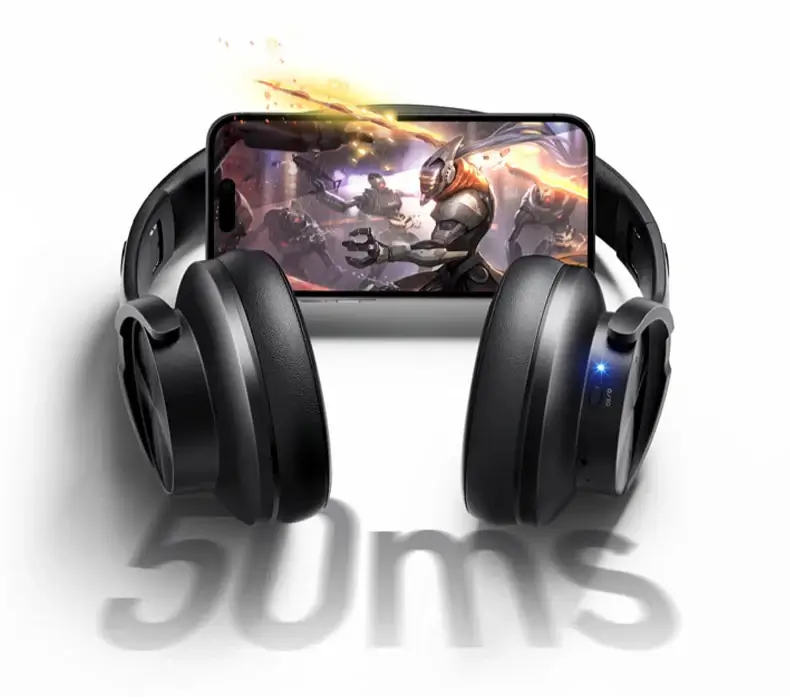 Casque Bluetooth Picun B8 avec smartphone affichant un jeu, idéal pour gaming et musique.