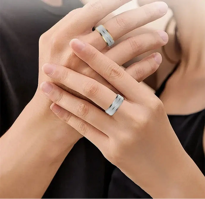 Homme et Femme portant la Bague Connectée X1