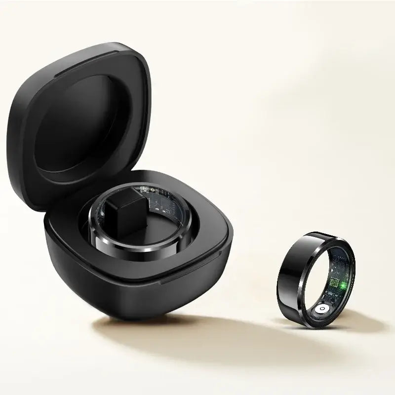 Vue de la Bague Connectée R6 Pro 2025 noir dans son boitier de charge